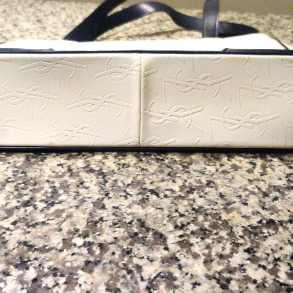 Yves Saint Laurent YSL White and Navy Shoulder Tote with Logo Design - Picture 10 of 10